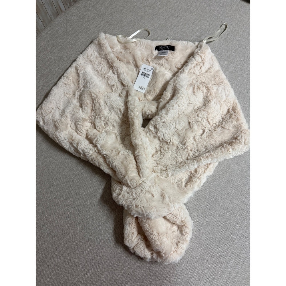 Ignite Evenings Ivory Faux Fur Wrap Stole Pull Through Formal Shrug